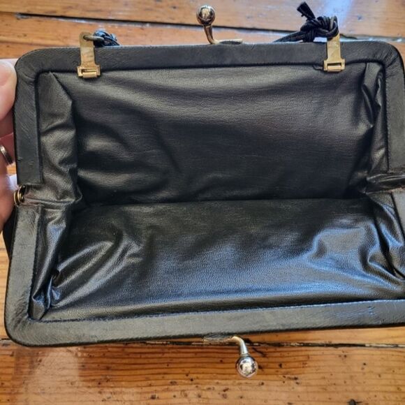Vintage Black Velvet Silver Clasp Closure Purse - Picture 3 of 4